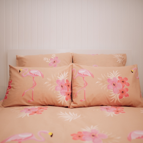 Voodipesukomplekt flamingo beežil 
